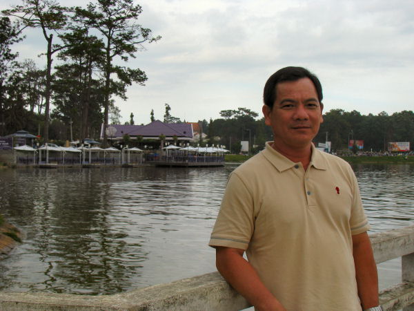 nguyen_the_hung_2010_2.jpg